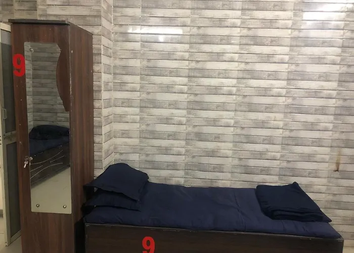 Charyana Backpackers